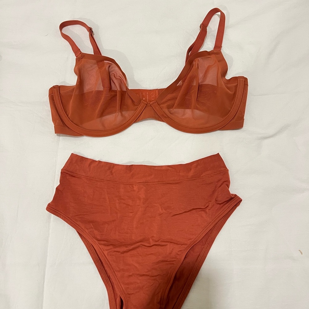 NWOTs CUUP Set